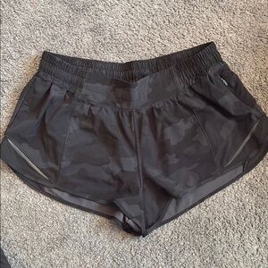 Lululemon camo 2.5 hotty hot shorts.